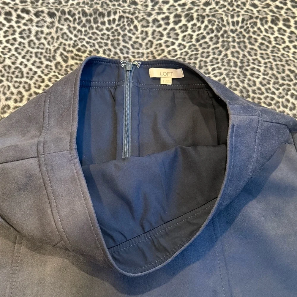 LOFT Blue Faux Suede Mini Skirt Size 6